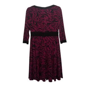 Maggy London Petite 8P Maroon Black Dress Classic Timeless Modern Business